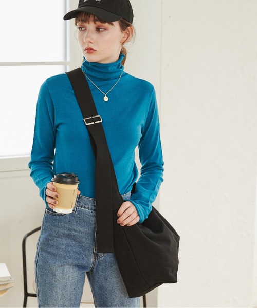 ANGIE（アンジー）の「アジャスターベルト付き キャンバスショルダーバッグ（ショルダーバッグ・レディース・ブラック/アイボリー・FREE）」の10枚目の写真