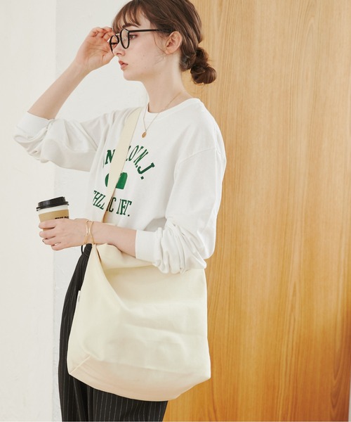 ANGIE（アンジー）の「アジャスターベルト付き キャンバスショルダーバッグ（ショルダーバッグ・レディース・ブラック/アイボリー・FREE）」の11枚目の写真