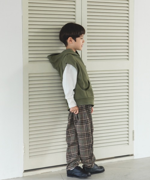 pairmanon（ペアマノン）の「ポケット付き オーバーサイズ パーカーベスト（ベスト・キッズ・カーキ/ブラック/ブラウン・100/120/150/90/130/110/140）」の9枚目の写真