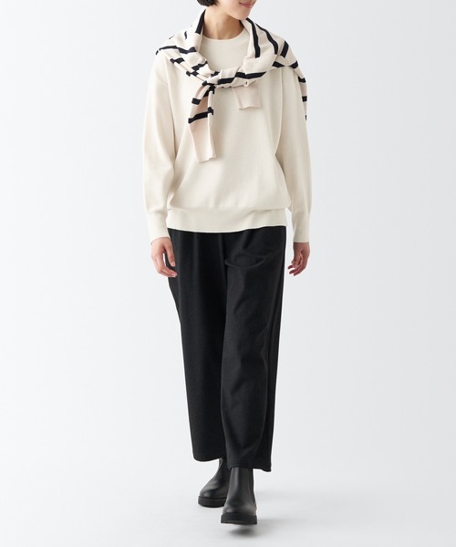 無印良品(ムジルシリョウヒン)の「洗えるミラノリブ編みクルーネックセーター(ニット/セーター・レディース・オフホワイト/ブラウン系5/ブラック/ネイビー系7/ライトグレー/ブラウン系1/ホワイト系3・L/XXL/XS/M/S/XL)」の8枚目の写真