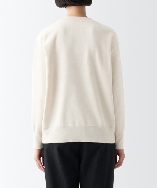 無印良品(ムジルシリョウヒン)の「洗えるミラノリブ編みクルーネックセーター(ニット/セーター・レディース・オフホワイト/ブラウン系5/ブラック/ネイビー系7/ライトグレー/ブラウン系1/ホワイト系3・L/XXL/XS/M/S/XL)」の10枚目の写真