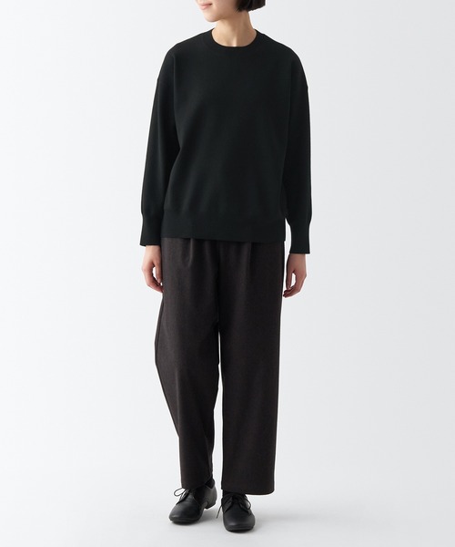 無印良品(ムジルシリョウヒン)の「洗えるミラノリブ編みクルーネックセーター(ニット/セーター・レディース・オフホワイト/ブラウン系5/ブラック/ネイビー系7/ライトグレー/ブラウン系1/ホワイト系3・L/XXL/XS/M/S/XL)」の20枚目の写真