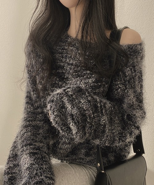 by muni:r（バイ ムニール）の「グラデーションボートネックニット（ニット/セーター・レディース・ライトグレー/ブラック・FREE）」の5枚目の写真