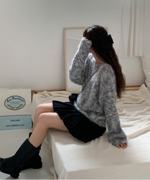 by muni:r（バイ ムニール）の「グラデーションボートネックニット（ニット/セーター・レディース・ライトグレー/ブラック・FREE）」の14枚目の写真