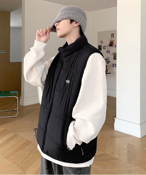 DISCUS（ディスカス）の「【neos -addictive design-】DISCUS ディスカス ルーズシルエット 配色 ワンポイントロゴ 中綿 ベスト（ダウンベスト・メンズ・ネイビー/グリーン/ベージュ/ブラック・X-LARGE/MEDIUM/LARGE）」の5枚目の写真