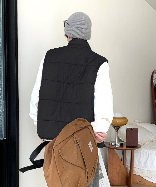 DISCUS（ディスカス）の「【neos -addictive design-】DISCUS ディスカス ルーズシルエット 配色 ワンポイントロゴ 中綿 ベスト（ダウンベスト・メンズ・ネイビー/グリーン/ベージュ/ブラック・X-LARGE/MEDIUM/LARGE）」の10枚目の写真