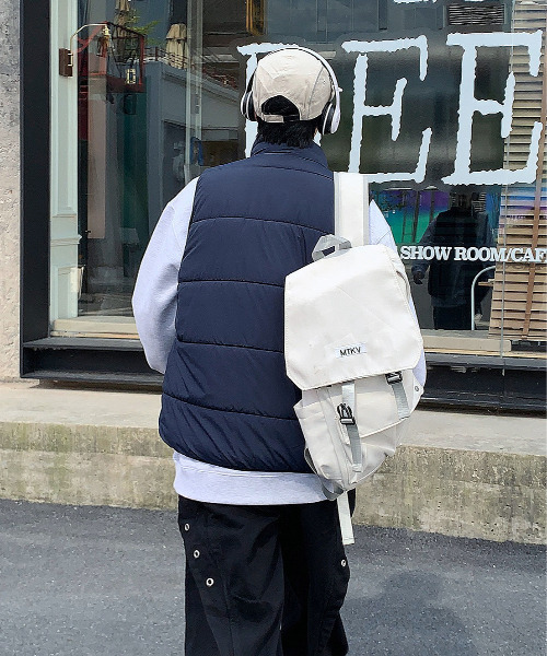 DISCUS（ディスカス）の「【neos -addictive design-】DISCUS ディスカス ルーズシルエット 配色 ワンポイントロゴ 中綿 ベスト（ダウンベスト・メンズ・ネイビー/グリーン/ベージュ/ブラック・X-LARGE/MEDIUM/LARGE）」の20枚目の写真