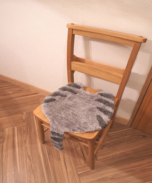 GLOBAL FORME CONCRETE（グローバルフォルムコンクリート）の「【AND PACKABLE】CP テール チェアパッド ネコのしっぽ（ラグ/マット・レディース・ブラウン/ライトグレー/ブラック/ライトブラウン・FREE）」の3枚目の写真