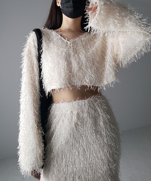 me+em select(ミームセレクト)の「【 セットアップ可能 】シャギーフリンジショートカーディガン /shaggy fringe short cardigan(カーディガン/ボレロ・レディース・ブラック/アイボリー・FREE)」の5枚目の写真
