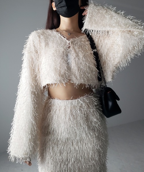 me+em select(ミームセレクト)の「【 セットアップ可能 】シャギーフリンジショートカーディガン /shaggy fringe short cardigan(カーディガン/ボレロ・レディース・ブラック/アイボリー・FREE)」の11枚目の写真