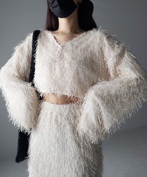 me+em select(ミームセレクト)の「【 セットアップ可能 】シャギーフリンジショートカーディガン /shaggy fringe short cardigan(カーディガン/ボレロ・レディース・ブラック/アイボリー・FREE)」の4枚目の写真