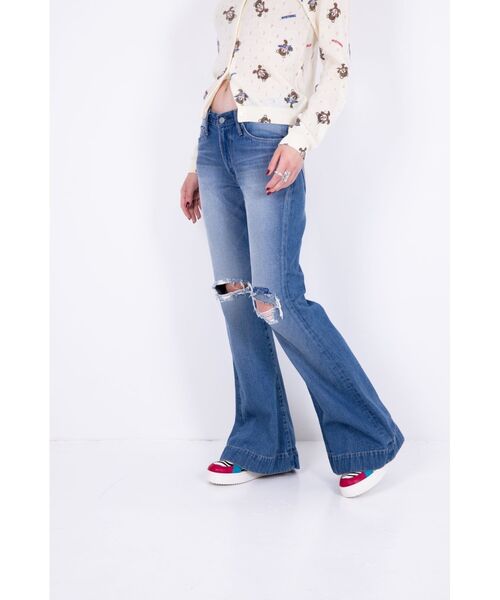 HYSTERIC GLAMOUR（ヒステリックグラマー）の「ローライズフレアデニムパンツ（デニムパンツ・レディース・ライトインディゴブルー・28inch/24inch/25inch/26inch/27inch）」の8枚目の写真