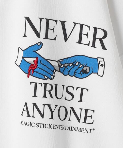MAGIC STICK(マジックスティック)の「<MAGIC STICK> ドント トラスト クルーネック スウェット(スウェット・メンズ・ダークグリーン/ホワイト・XL/M/L)」の13枚目の写真