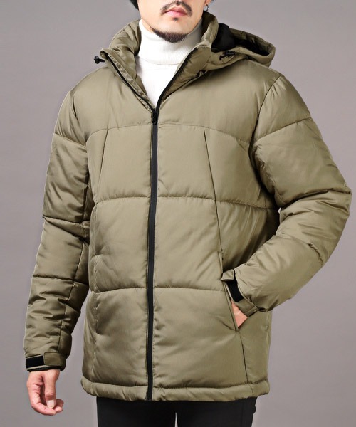 LUXSTYLE(ラグスタイル)の「中綿切替ジャケット(ブルゾン・メンズ・ホワイト×ブラック/ベージュ/ブラック×グリーン/ブラック・L/M/XL)」の1枚目の写真