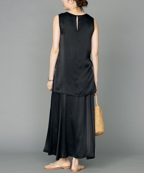 BABYLONE（バビロン）の「ウォッシャブルシルクレーヨンタンクブラウス（タンクトップ・レディース・ブラック/グレイッシュベージュ・フリー）」の10枚目の写真