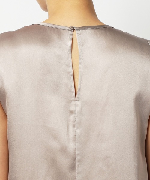 BABYLONE（バビロン）の「ウォッシャブルシルクレーヨンタンクブラウス（タンクトップ・レディース・ブラック/グレイッシュベージュ・フリー）」の17枚目の写真