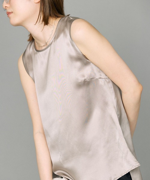 BABYLONE（バビロン）の「ウォッシャブルシルクレーヨンタンクブラウス（タンクトップ・レディース・ブラック/グレイッシュベージュ・フリー）」の18枚目の写真