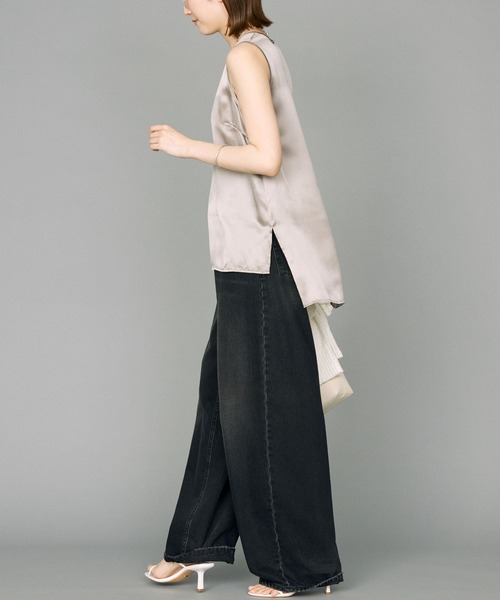 BABYLONE（バビロン）の「ウォッシャブルシルクレーヨンタンクブラウス（タンクトップ・レディース・ブラック/グレイッシュベージュ・フリー）」の13枚目の写真