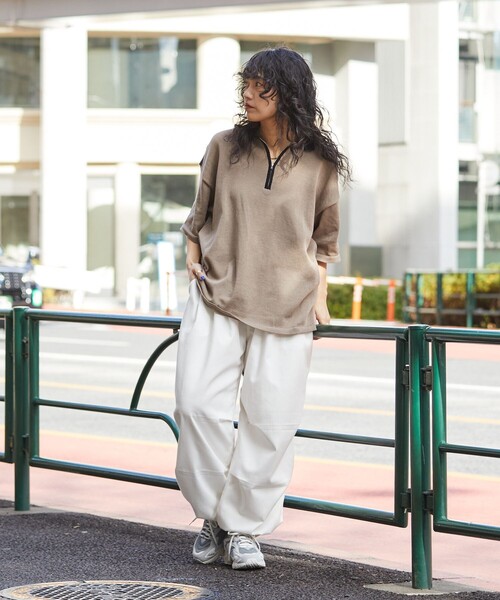 PUBLUX（パブリュクス）の「PUBLUX/パブリュクス ハーフジップルーズポロネック/ポロシャツ/ユニセックス(限定展開)（ポロシャツ・メンズ・ブラック/ベージュ/オレンジ・SMALL/MEDIUM/LARGE）」の22枚目の写真