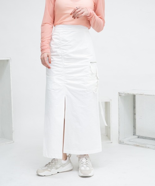 KBF(ケイビーエフ)の「シャーリングスリットワークスカート(スカート・レディース・イエロー/ネイビー/オフホワイト・ONE)」の20枚目の写真