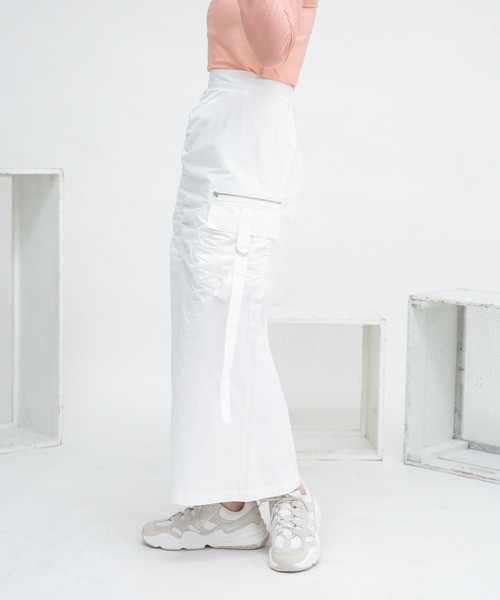 KBF(ケイビーエフ)の「シャーリングスリットワークスカート(スカート・レディース・イエロー/ネイビー/オフホワイト・ONE)」の21枚目の写真