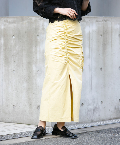 KBF(ケイビーエフ)の「シャーリングスリットワークスカート(スカート・レディース・イエロー/ネイビー/オフホワイト・ONE)」の17枚目の写真
