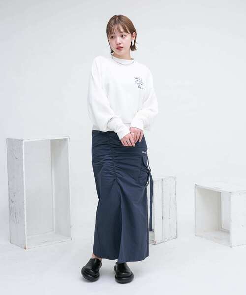 KBF(ケイビーエフ)の「シャーリングスリットワークスカート(スカート・レディース・イエロー/ネイビー/オフホワイト・ONE)」の8枚目の写真