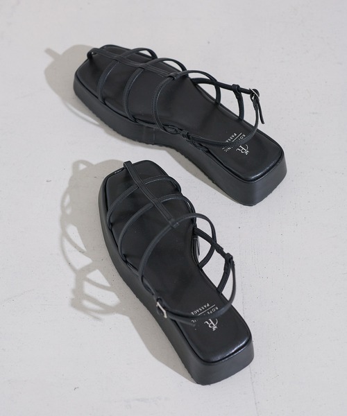 ROPE' PICNIC(ロペピクニック)の「スキニーストラッププラットフォームサンダル(サンダル・レディース・ゴールド/キナリ/ブラック・24.5cm/23.5cm/23.0cm/24.0cm)」の19枚目の写真