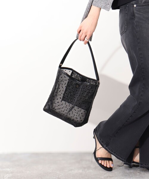 NOLLEY’S（ノーリーズ）の「ドットチュールバケツバッグ（トートバッグ・レディース・ベージュ系その他3/ブラック系その他3・FREE）」の2枚目の写真