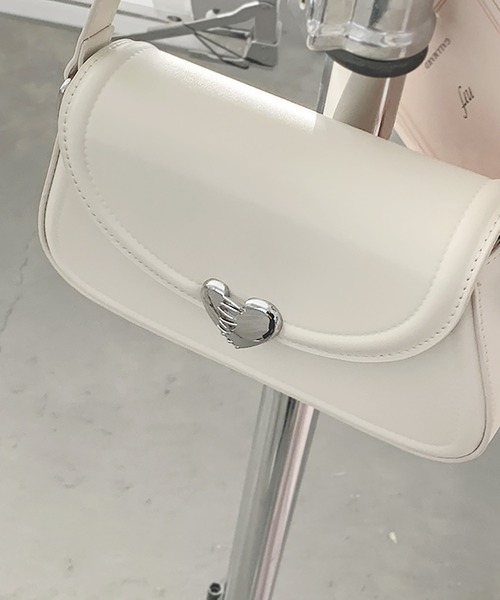 LAFFMO（ラフモ）の「メタルハートミニショルダーバッグ（ショルダーバッグ・レディース・ホワイト/ピンク/シルバー/ブラック・F）」の2枚目の写真