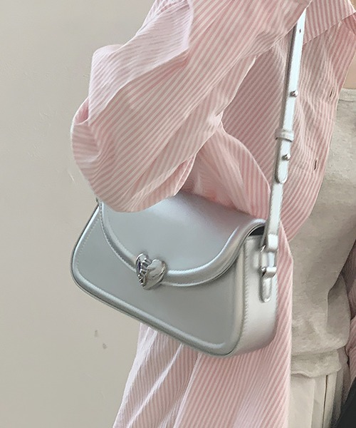 LAFFMO（ラフモ）の「メタルハートミニショルダーバッグ（ショルダーバッグ・レディース・ホワイト/ピンク/シルバー/ブラック・F）」の6枚目の写真