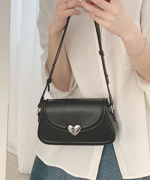 LAFFMO（ラフモ）の「メタルハートミニショルダーバッグ（ショルダーバッグ・レディース・ホワイト/ピンク/シルバー/ブラック・F）」の8枚目の写真