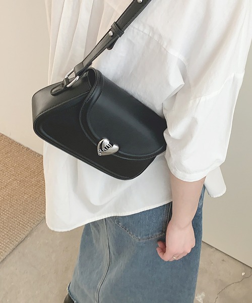 LAFFMO（ラフモ）の「メタルハートミニショルダーバッグ（ショルダーバッグ・レディース・ホワイト/ピンク/シルバー/ブラック・F）」の7枚目の写真