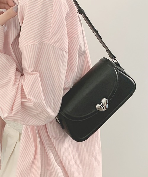 LAFFMO（ラフモ）の「メタルハートミニショルダーバッグ（ショルダーバッグ・レディース・ホワイト/ピンク/シルバー/ブラック・F）」の11枚目の写真