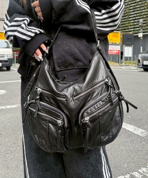 韓国商品/TREEMINGBIRD Maxi Stud Shoulder Bag Shop Textured Shoulder Bag with Zip Closure Online | Max Qatar