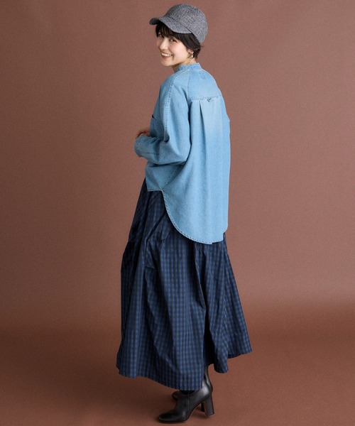 INED CLARO(イネドクラロ)の「【接触冷感】6.5ozデニムシャツ(シャツ/ブラウス・レディース・ブルー/サックスブルー・フリー)」の16枚目の写真