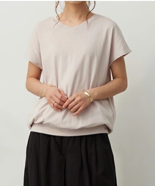 and it_(アンドイット)の「コットンフライスVネックフレンチTシャツ(Tシャツ/カットソー・レディース・ピンクベージュ・M-L)」の1枚目の写真