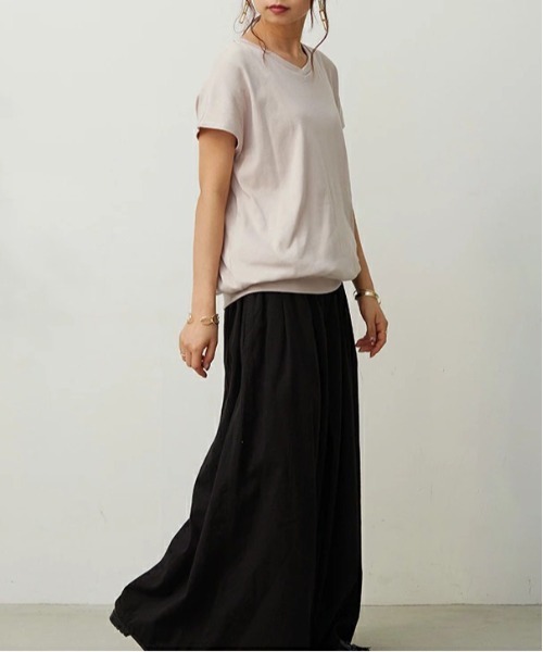 and it_(アンドイット)の「コットンフライスVネックフレンチTシャツ(Tシャツ/カットソー・レディース・ピンクベージュ・M-L)」の2枚目の写真