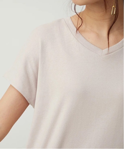 and it_(アンドイット)の「コットンフライスVネックフレンチTシャツ(Tシャツ/カットソー・レディース・ピンクベージュ・M-L)」の4枚目の写真