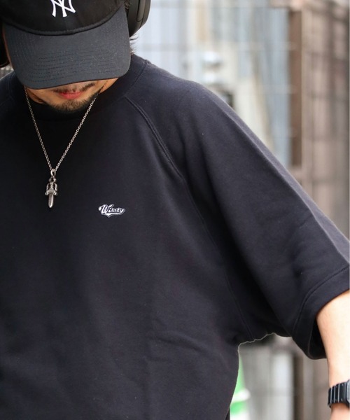 wissty(ウィスティー)の「wissty-ロゴ刺繍スウェットTEE(Tシャツ/カットソー・メンズ・グレー/ブラック・L/M)」の1枚目の写真