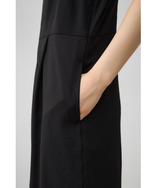 AZUL by moussy（アズールバイマウジー）の「バックオープンサロペット（サロペット/オーバーオール・レディース・ベージュ/ブラック・SMALL/MEDIUM）」の12枚目の写真