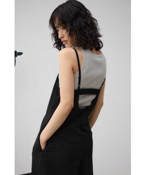 AZUL by moussy（アズールバイマウジー）の「バックオープンサロペット（サロペット/オーバーオール・レディース・ベージュ/ブラック・SMALL/MEDIUM）」の3枚目の写真