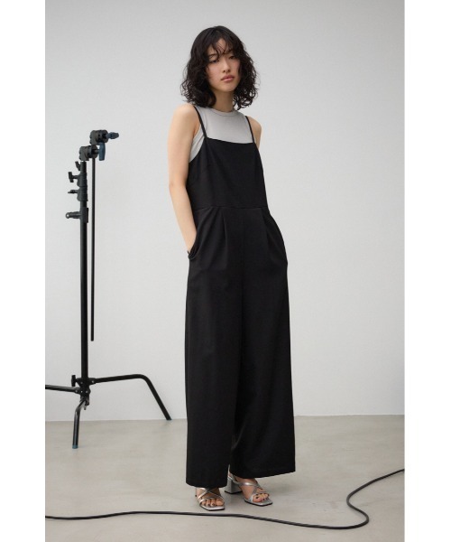 AZUL by moussy（アズールバイマウジー）の「バックオープンサロペット（サロペット/オーバーオール・レディース・ベージュ/ブラック・SMALL/MEDIUM）」の4枚目の写真