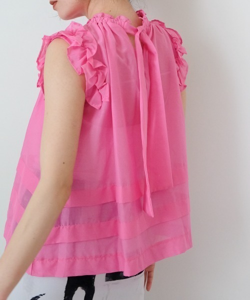 DOLLUPOOPS（ドールアップウップス）の「フリル×タックブラウス（シャツ/ブラウス・レディース・オフホワイト/ピンク/ブルー/ブラック・38）」の4枚目の写真