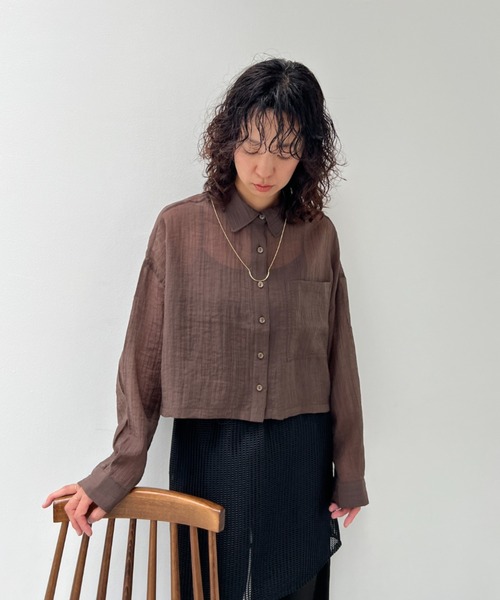 y/m（イム）の「シアーワッシャークロップドシャツ（シャツ/ブラウス・レディース・ホワイト/ブラウン・FREE）」の3枚目の写真