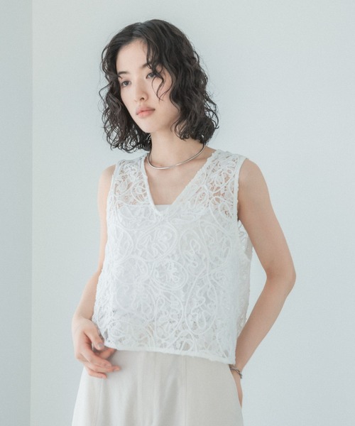LEPSIM(レプシィム)の「【FOR I SERIES】レース2WAYベスト 126501(Tシャツ/カットソー・レディース・ブラック/オフホワイト・FREE)」の2枚目の写真