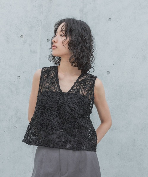 LEPSIM(レプシィム)の「【FOR I SERIES】レース2WAYベスト 126501(Tシャツ/カットソー・レディース・ブラック/オフホワイト・FREE)」の20枚目の写真