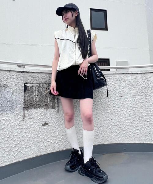 Figments（フィグメンツ）の「ベルト付きデニムプリーツミニスカート（デニムスカート・レディース・グレー/ブラック・SMALL/MEDIUM）」の16枚目の写真