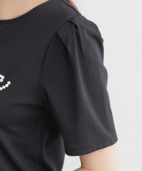 couture brooch(クチュールブローチ)の「◆【ほの甘、大人のフェミニンカジュアルT】パール調ロゴT(Tシャツ/カットソー・レディース・ブラウン系その他/オフホワイト/ブラック・42/38)」の7枚目の写真