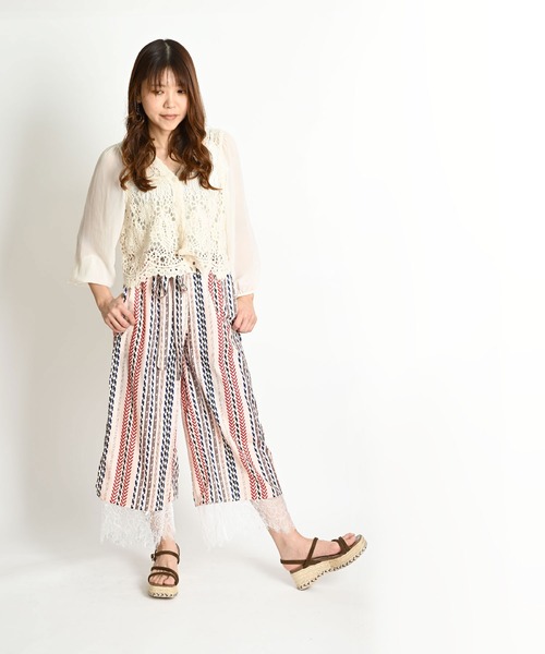 MARAI（マーライ）の「ストライプ柄 レースレイヤードフレアパンツ クロップド丈（その他パンツ・レディース・ホワイト/ベージュ・FREE）」の12枚目の写真